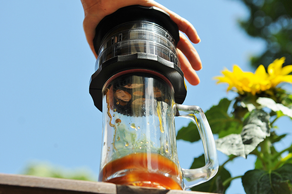 DỤNG CỤ ÉP CÀ PHÊ NHỎ GỌN CAFFLANO KOMPACT – SIMPLE PRESSING HOT & COLD BREW