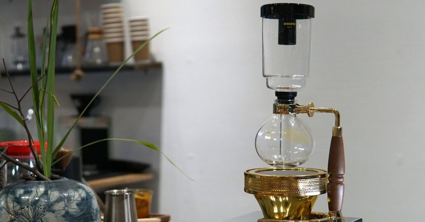 BÍ QUYẾT PHA CÀ PHÊ BẰNG BÌNH SYPHON NGON RỰC LÒNG NGƯỜI