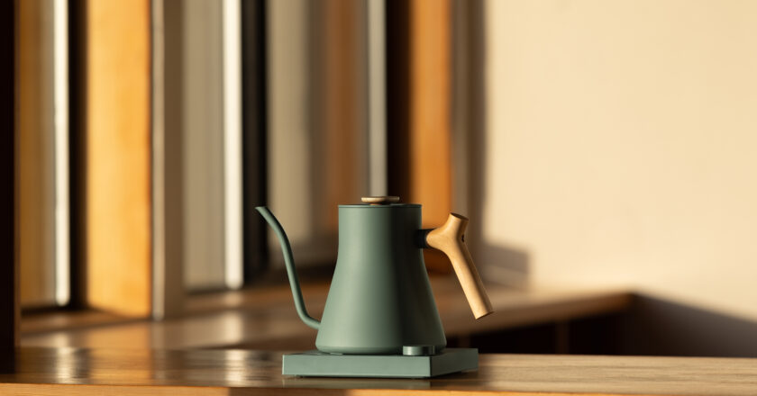 Sở hữu Ấm đun Stagg EKG Phiên Bản Giới Hạn Màu Xanh Khói Độc Đáo