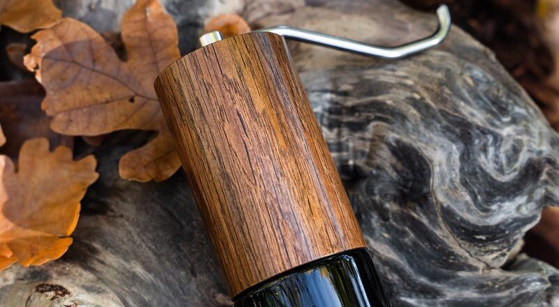 Comandante C40 Vintage Oak Classic – Chuẩn Mực Của Sự Ổn Định