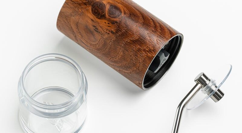 Comandante C40 Vintage Oak Classic và Royal – Nên Chọn Phiên Bản Nào?